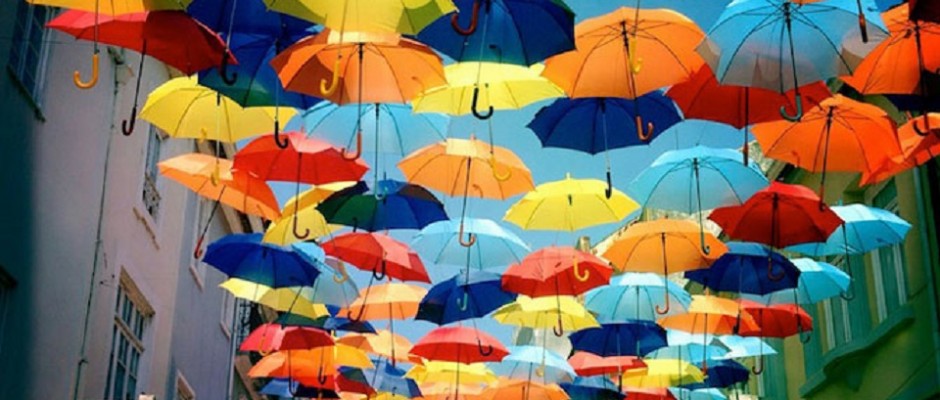 umbrele multicolore